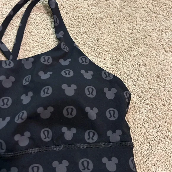 Disney x lululemon Energy Longline
Bra Medium Support, B-D Cups
Size 10 - Picture 3 of 6